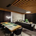 Atemberaubendes Und Charismatisches Luxus-apartment In Der Residenz Silvretta, Inkl Silvretta Card Premium Daire