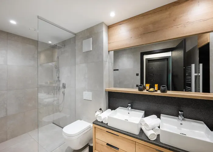 Atemberaubendes Und Charismatisches Luxus-apartment In Der Residenz Silvretta