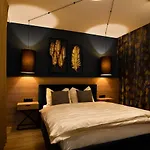 Lägenhet Atemberaubendes Und Charismatisches Luxus-apartment In Der Residenz Silvretta See