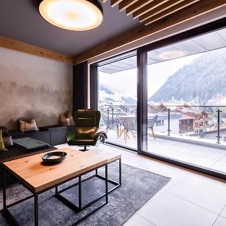Atemberaubendes Und Charismatisches Luxus-apartment In Der Residenz Silvretta, Inkl Silvretta Card Premium * סי